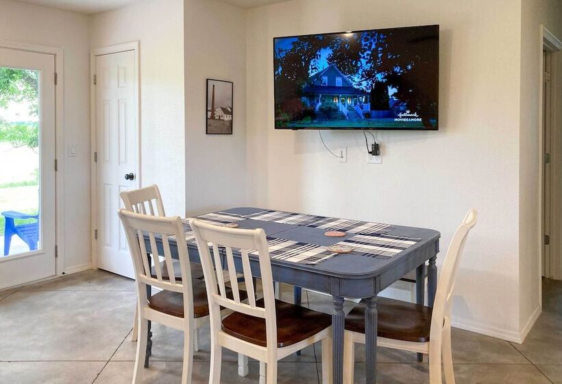 Pet Friendly Cabin On Wolf Creek At Grand Lake!