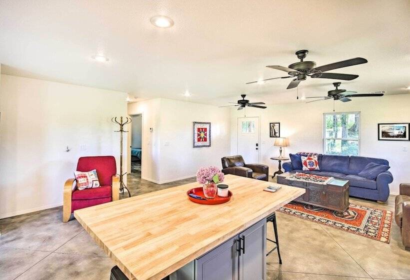 Pet Friendly Cabin On Wolf Creek At Grand Lake!