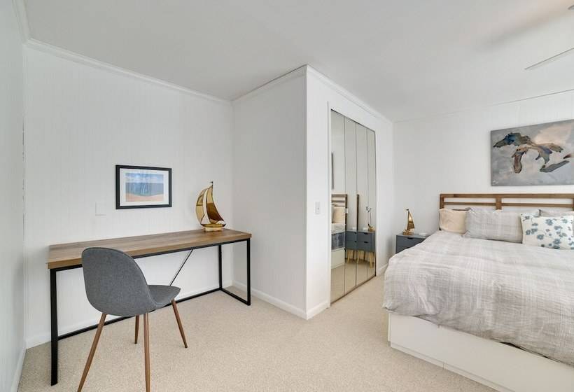 Cozy Michigan Retreat Walk To Lake Charlevoix!