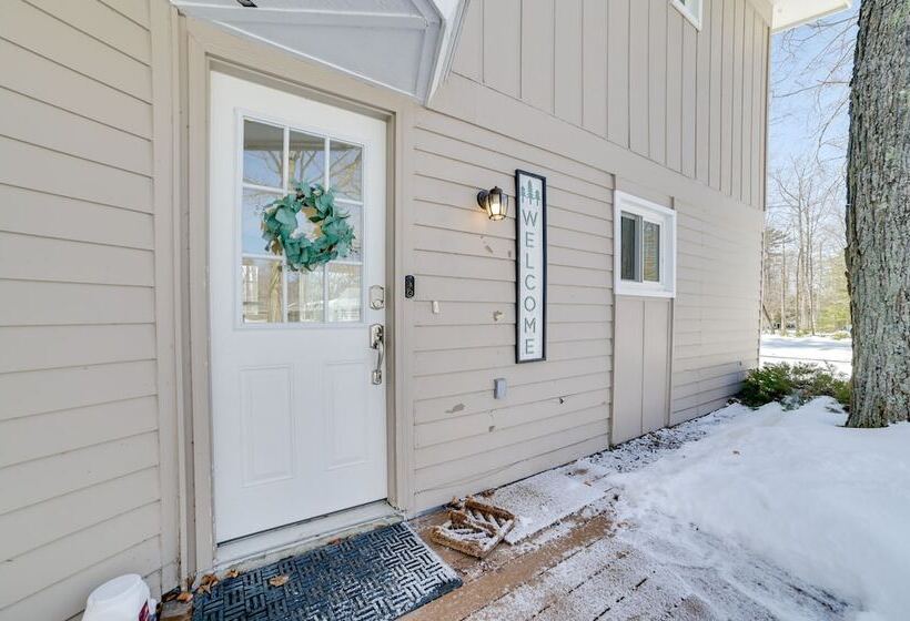 Cozy Michigan Retreat Walk To Lake Charlevoix!