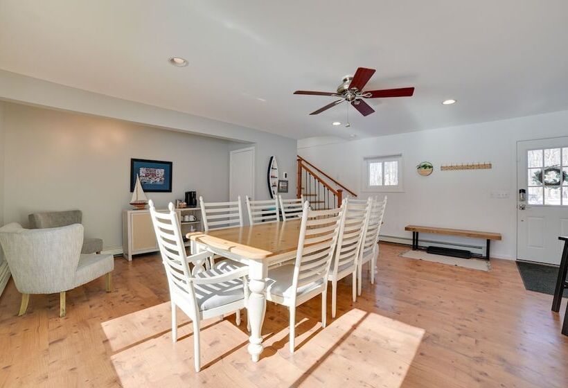 Cozy Michigan Retreat Walk To Lake Charlevoix!