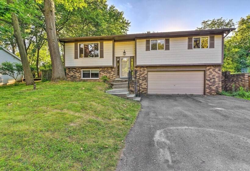 Pet Friendly Michigan Home: 5 Mi To State Park!