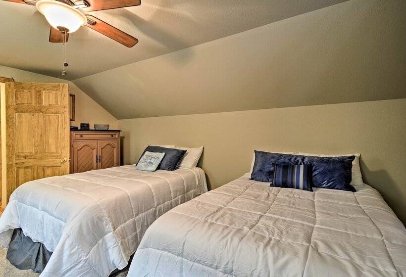 Pet Friendly Home Near Lakes & Snowmobile Trails!