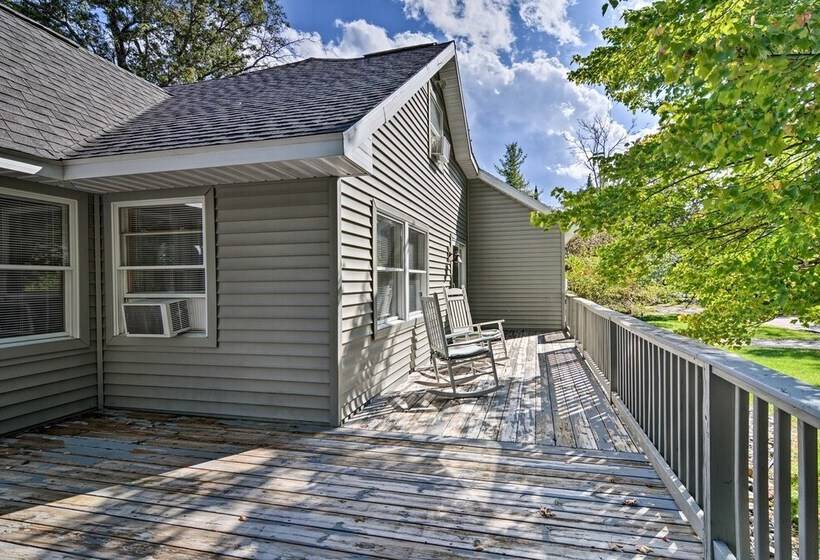 Pet Friendly Home Near Lakes & Snowmobile Trails!
