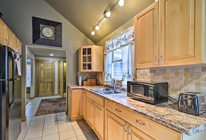 Pet Friendly Home Near Lakes & Snowmobile Trails!