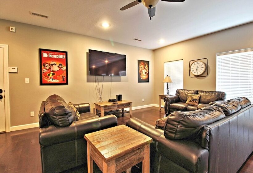 Pet Friendly Smoky Mountain Retreat W/ Game Room!