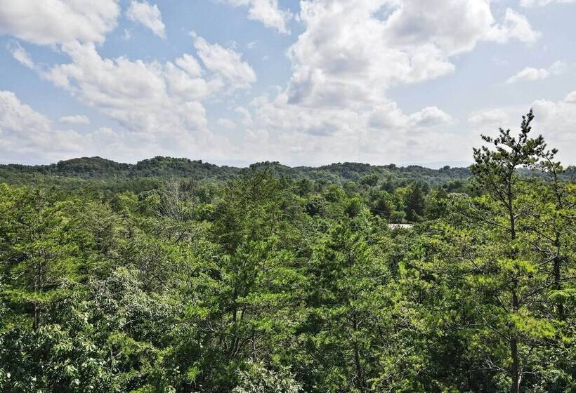 Pet Friendly Smoky Mountain Retreat W/ Game Room!