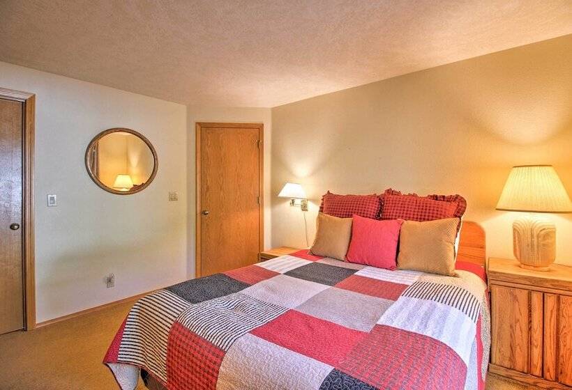 Sunriver Home W/ Hot Tub & 8 Sharc Passes