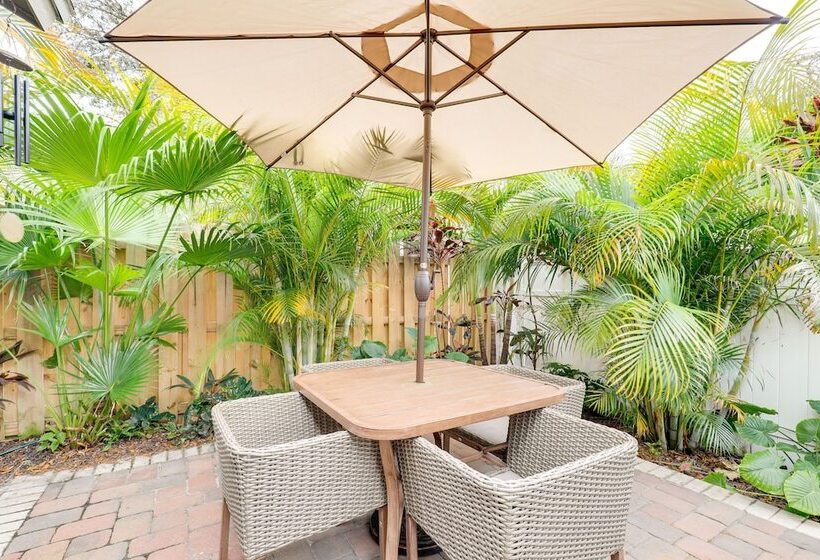 Pet Friendly Valrico Vacation Home W/ Lanai!