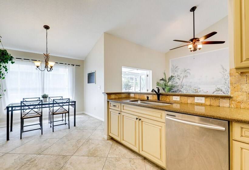 Pet Friendly Valrico Vacation Home W/ Lanai!