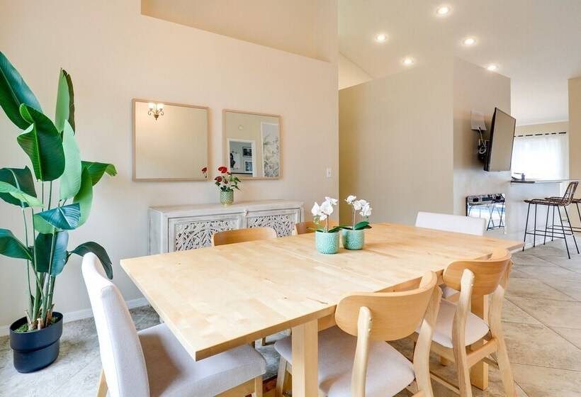 Pet Friendly Valrico Vacation Home W/ Lanai!