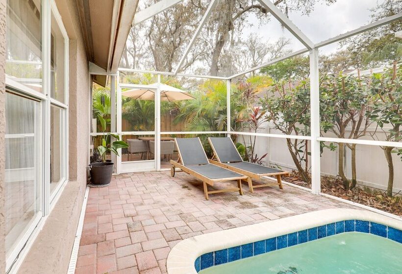 Pet Friendly Valrico Vacation Home W/ Lanai!