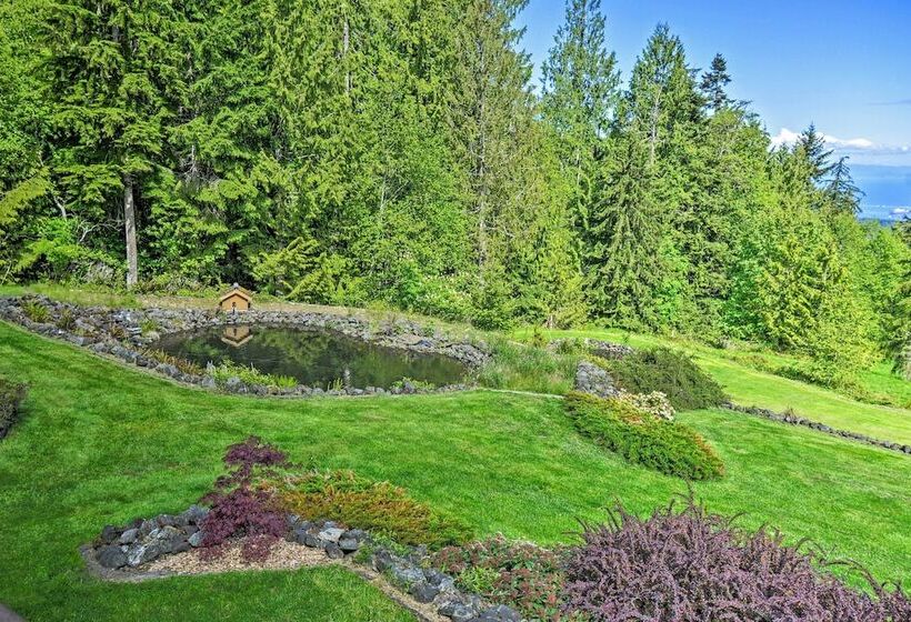 Picturesque Port Angeles Cabin W/ Fire Pit!