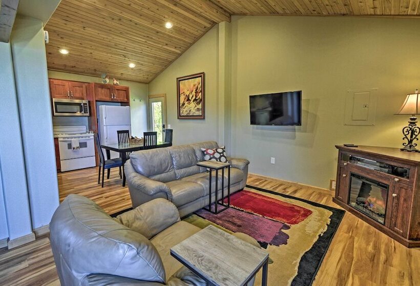 Picturesque Port Angeles Cabin W/ Fire Pit!