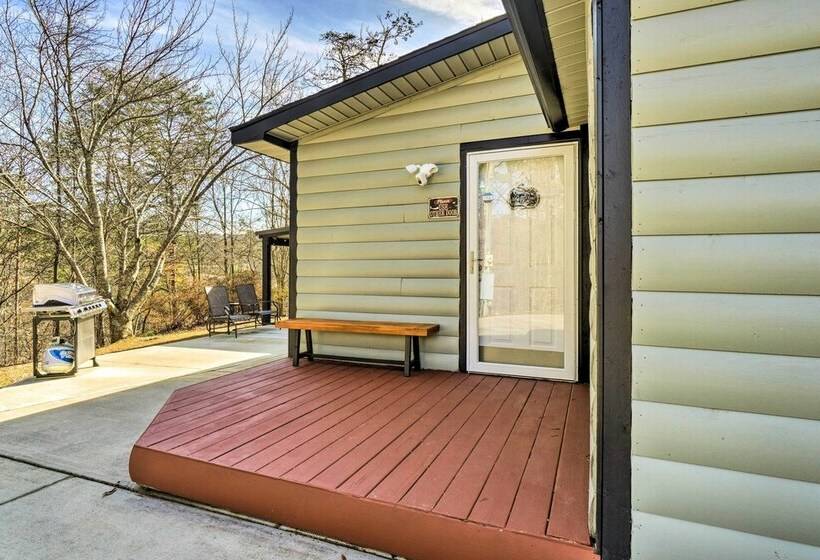Pigeon Forge Cabin W/ Private Hot Tub & Gas Grill