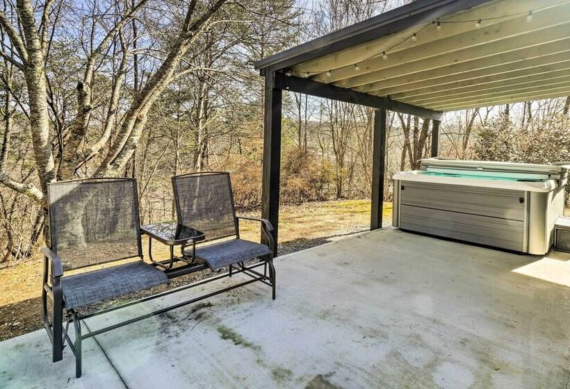 Pigeon Forge Cabin W/ Private Hot Tub & Gas Grill