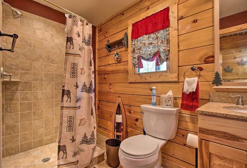 Pocono Cabin Retreat W/ Deck ~ 9 Mi To Hickory Run