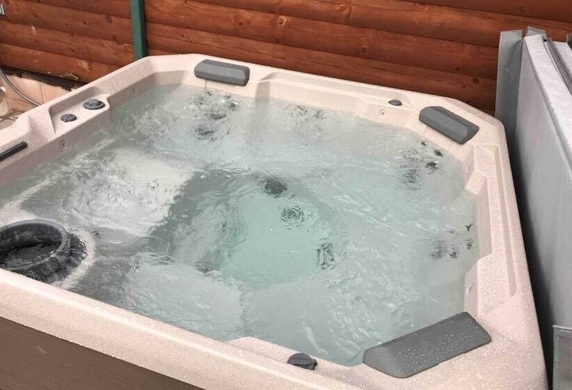 Pocono Cabin Retreat W/ Deck ~ 9 Mi To Hickory Run