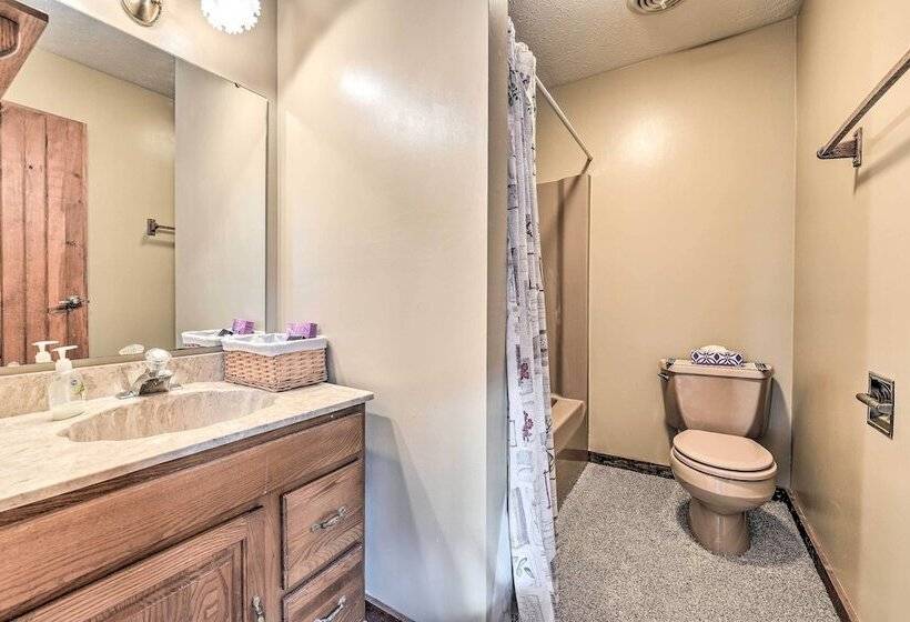 Primitive Goshen Pine Lodge With Fireplace!