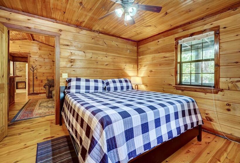 Private Broken Bow Cabin W/ Hot Tub + Gazebo!