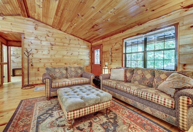 Private Broken Bow Cabin W/ Hot Tub + Gazebo!