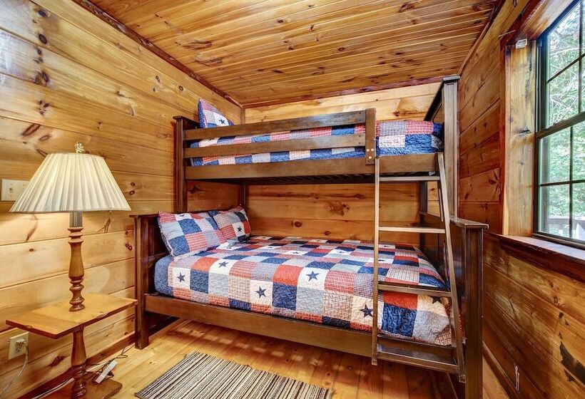 Private Broken Bow Cabin W/ Hot Tub + Gazebo!