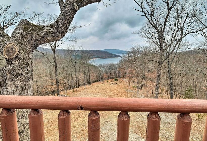 Private Eureka Springs Cabin W/ Beaver Lake Views!
