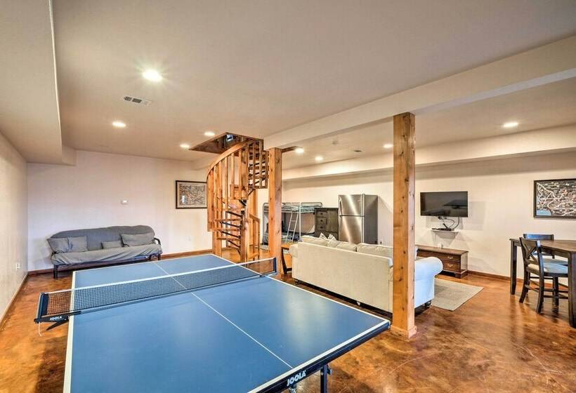 Private Eureka Springs Cabin W/ Beaver Lake Views!