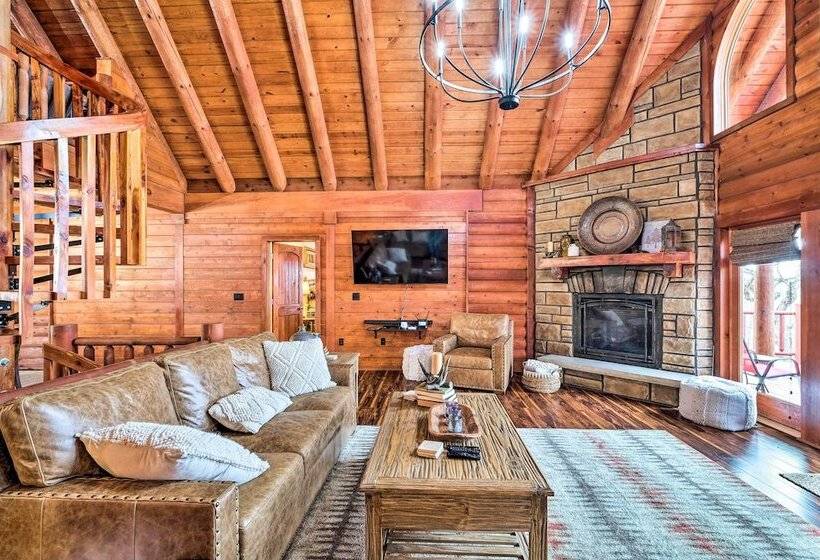 Private Eureka Springs Cabin W/ Beaver Lake Views!