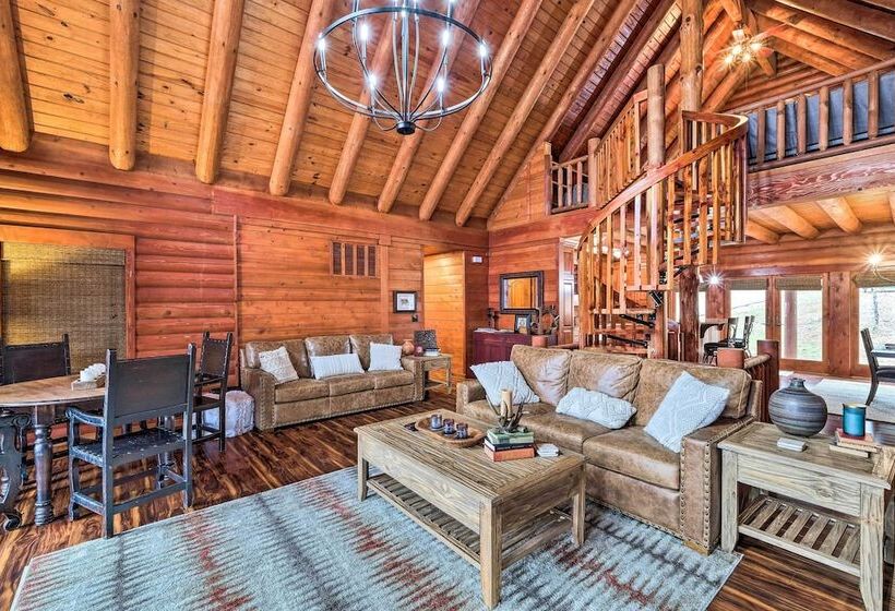 Private Eureka Springs Cabin W/ Beaver Lake Views!