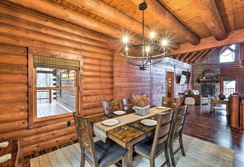 Private Eureka Springs Cabin W/ Beaver Lake Views!