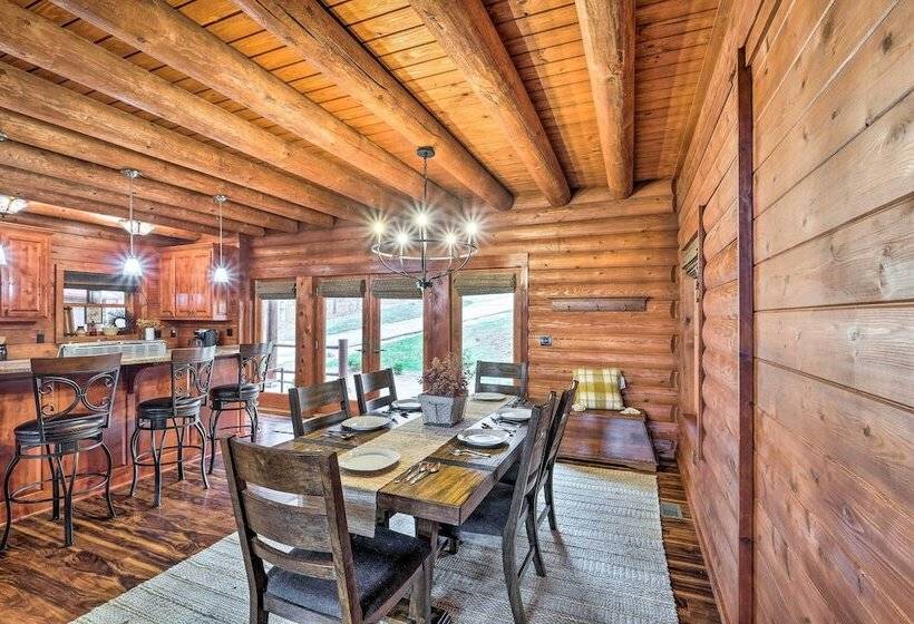 Private Eureka Springs Cabin W/ Beaver Lake Views!