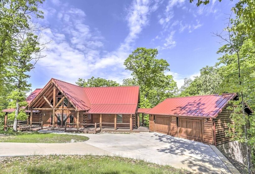 Private Eureka Springs Cabin W/ Beaver Lake Views!
