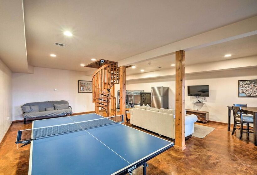 Private Eureka Springs Cabin W/ Beaver Lake Views!