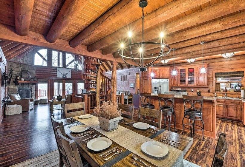 Private Eureka Springs Cabin W/ Beaver Lake Views!