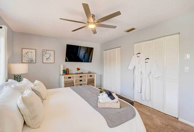 Punta Gorda Canal Home W/ Private Pool!