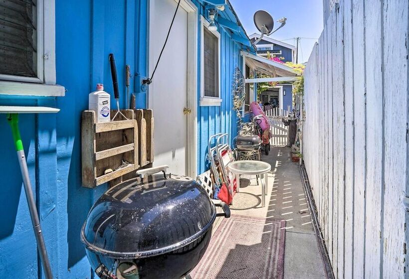 Quaint Avalon Cottage < Half Mi To Beaches!