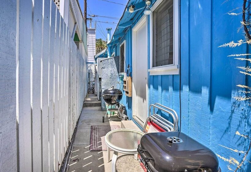 Quaint Avalon Cottage < Half Mi To Beaches!