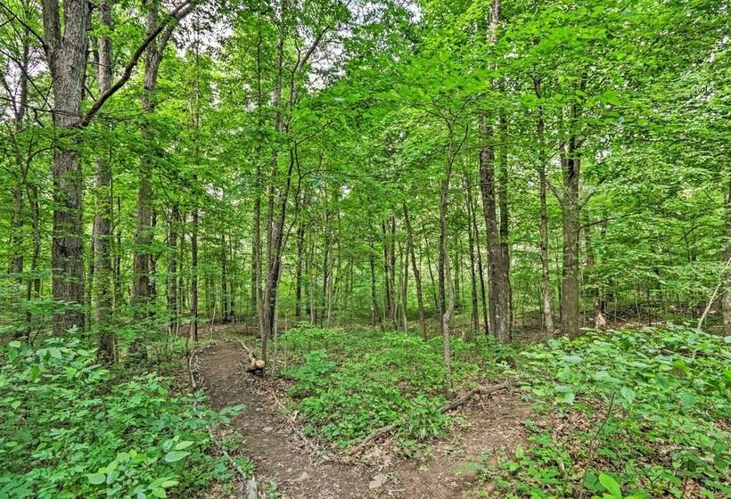 Quiet Cabin W/ Hot Tub ~ 15 Mi To State Parks!