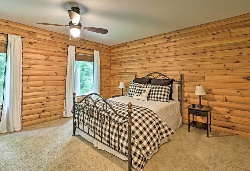 Quiet Cabin W/ Hot Tub ~ 15 Mi To State Parks!