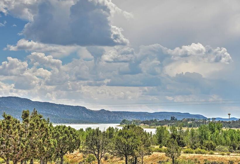 Quiet Pagosa Springs Cabin: Lake & Mountain Views!