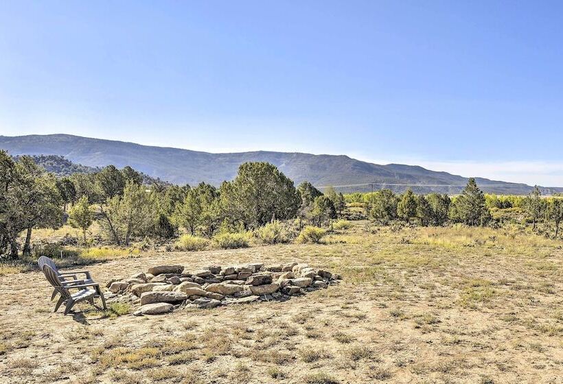 Quiet Pagosa Springs Cabin: Lake & Mountain Views!