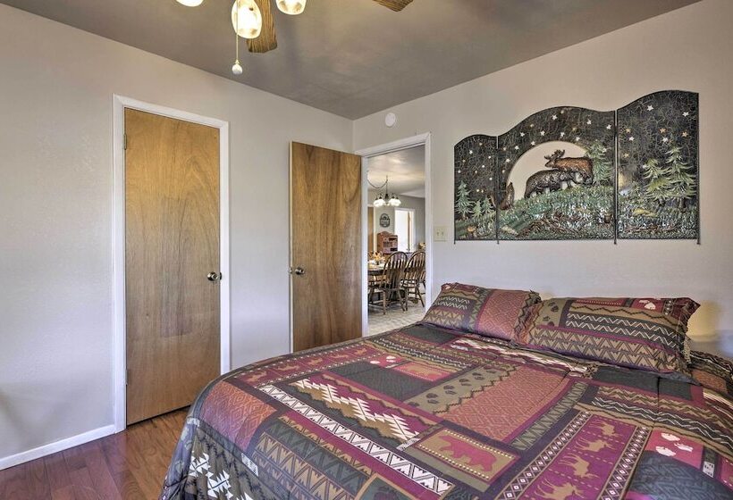 Quiet Pagosa Springs Cabin: Lake & Mountain Views!
