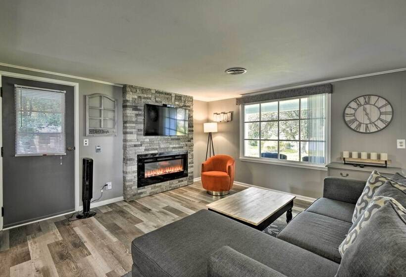 Quiet New York Retreat < 7 Miles To Skiing!