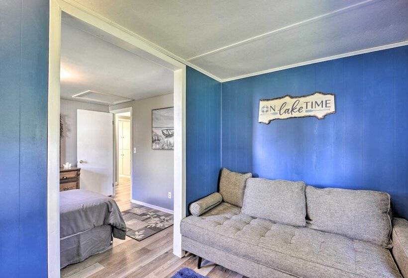 Quiet New York Retreat < 7 Miles To Skiing!