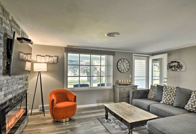 Quiet New York Retreat < 7 Miles To Skiing!