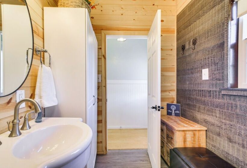 Ranch Cabin W/ Decks, 10 Mi To Fredericksburg