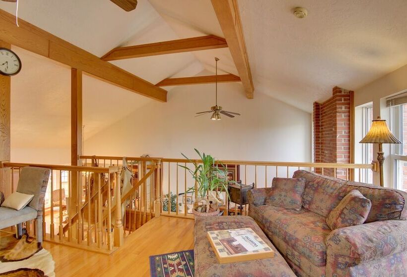 Red Bluff Inn & Retreat W/ Entire Ranch On Lake!