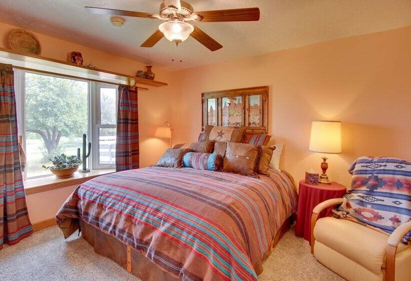 Red Bluff Inn & Retreat W/ Entire Ranch On Lake!