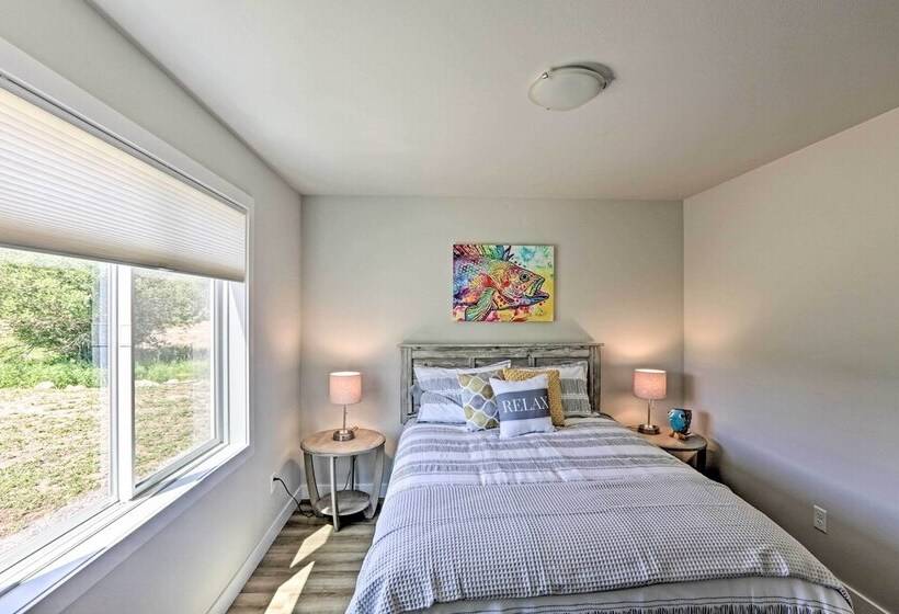 Red Lodge Retreat W/ Creek Access + Fire Pit!